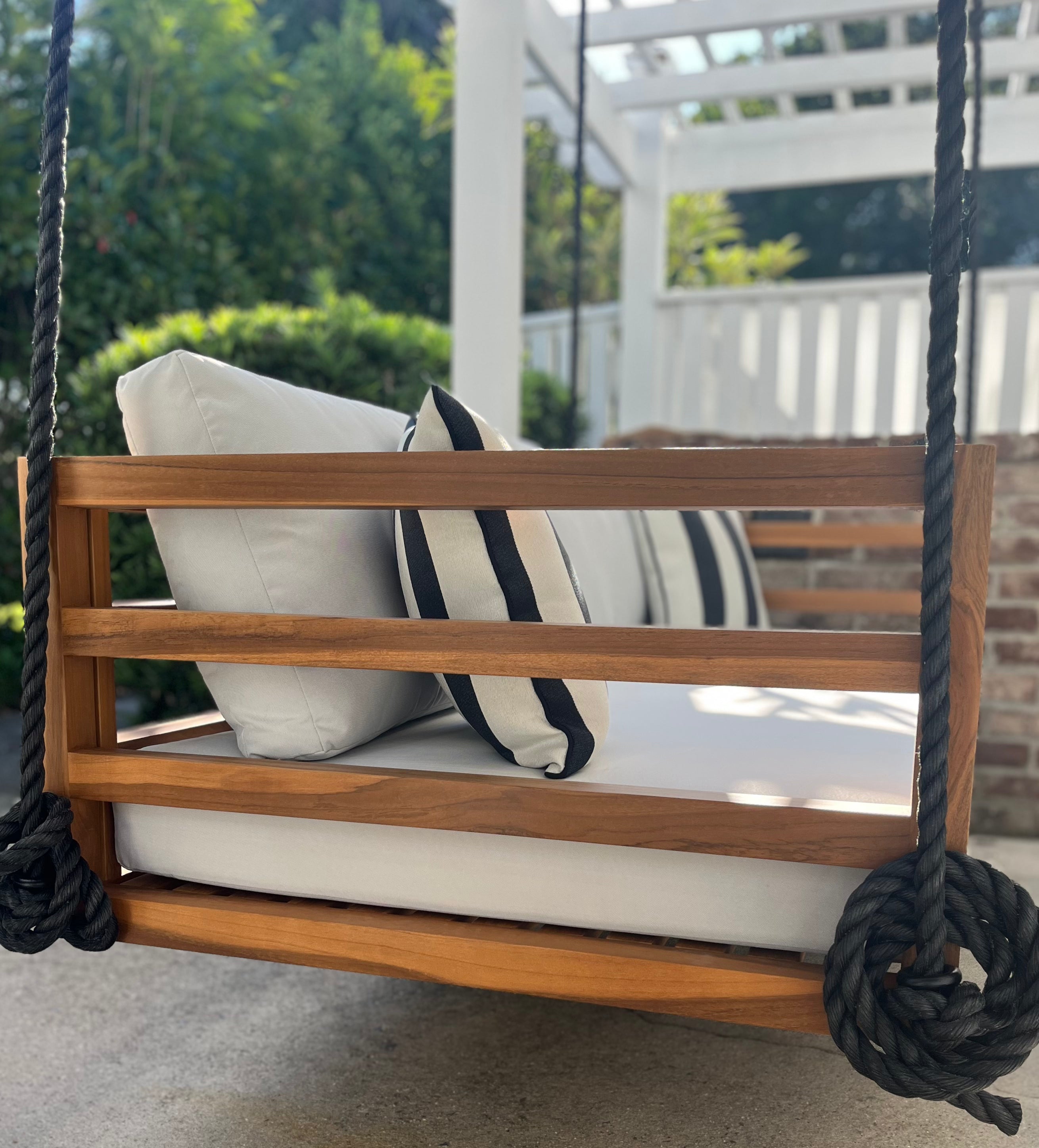 The Del Mar Swing Bed | Standard